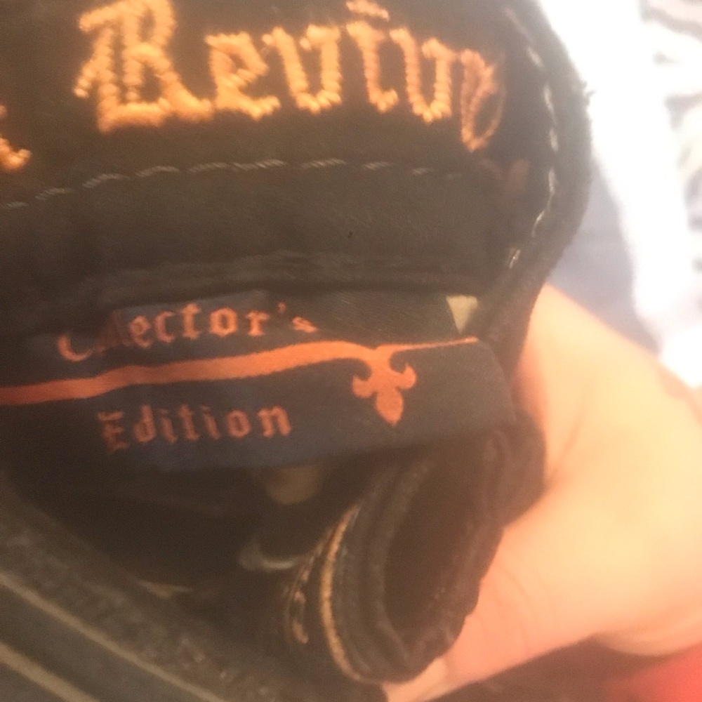 COLLECTORS EDITION!!!! NWOT ROCK REVIVAL JEANS - Picture 2 of 10